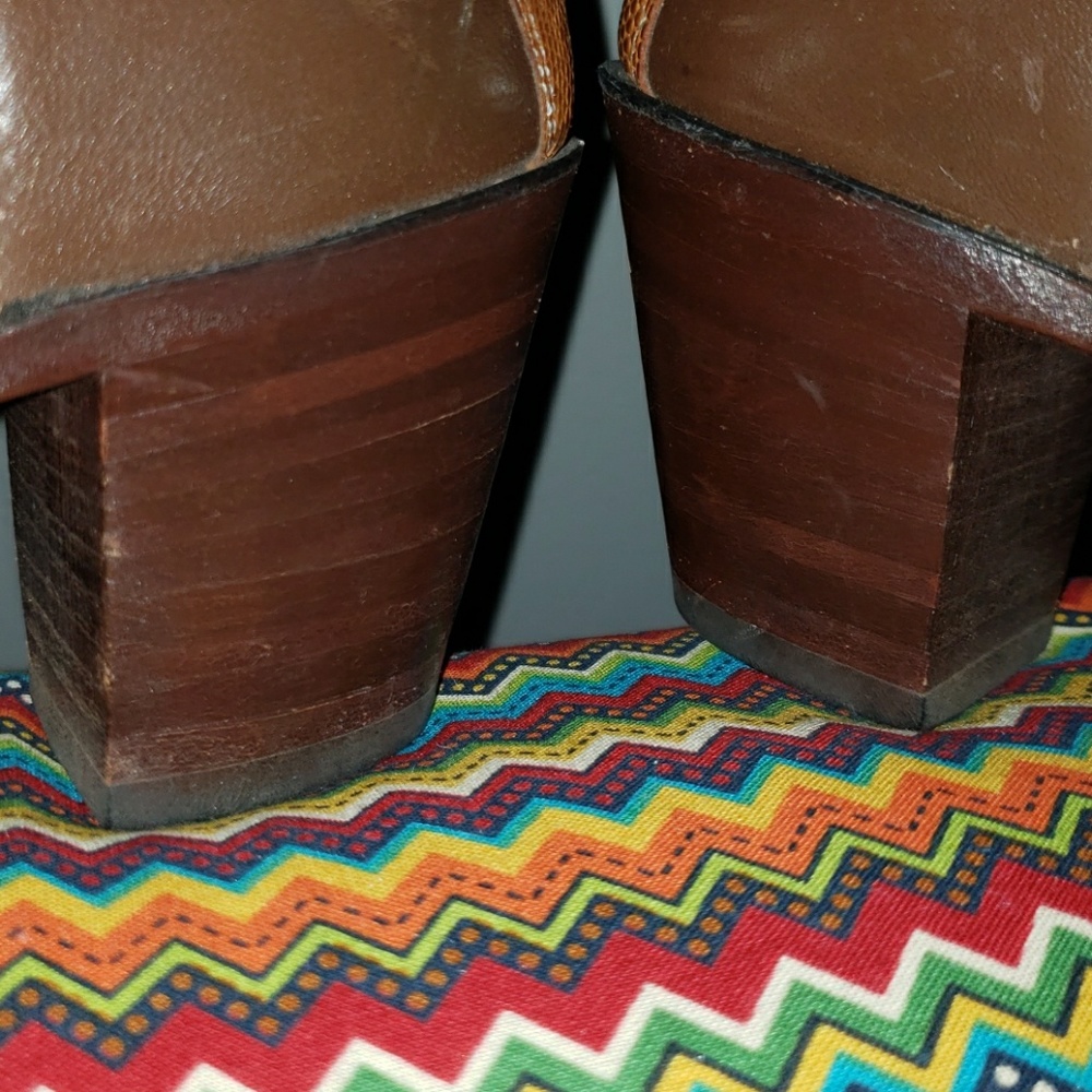 Boots - Picture 5 of 5